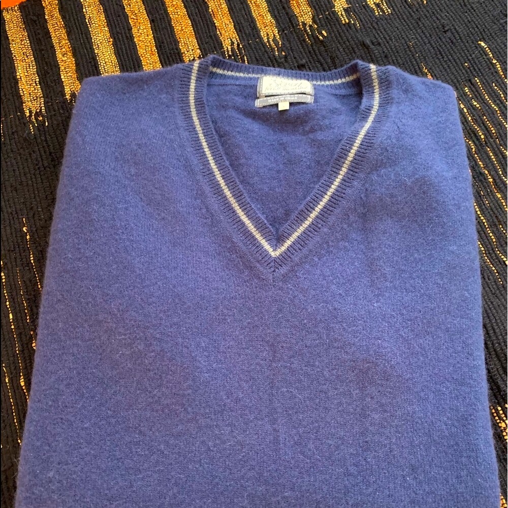 100% Cashmere blue sweater